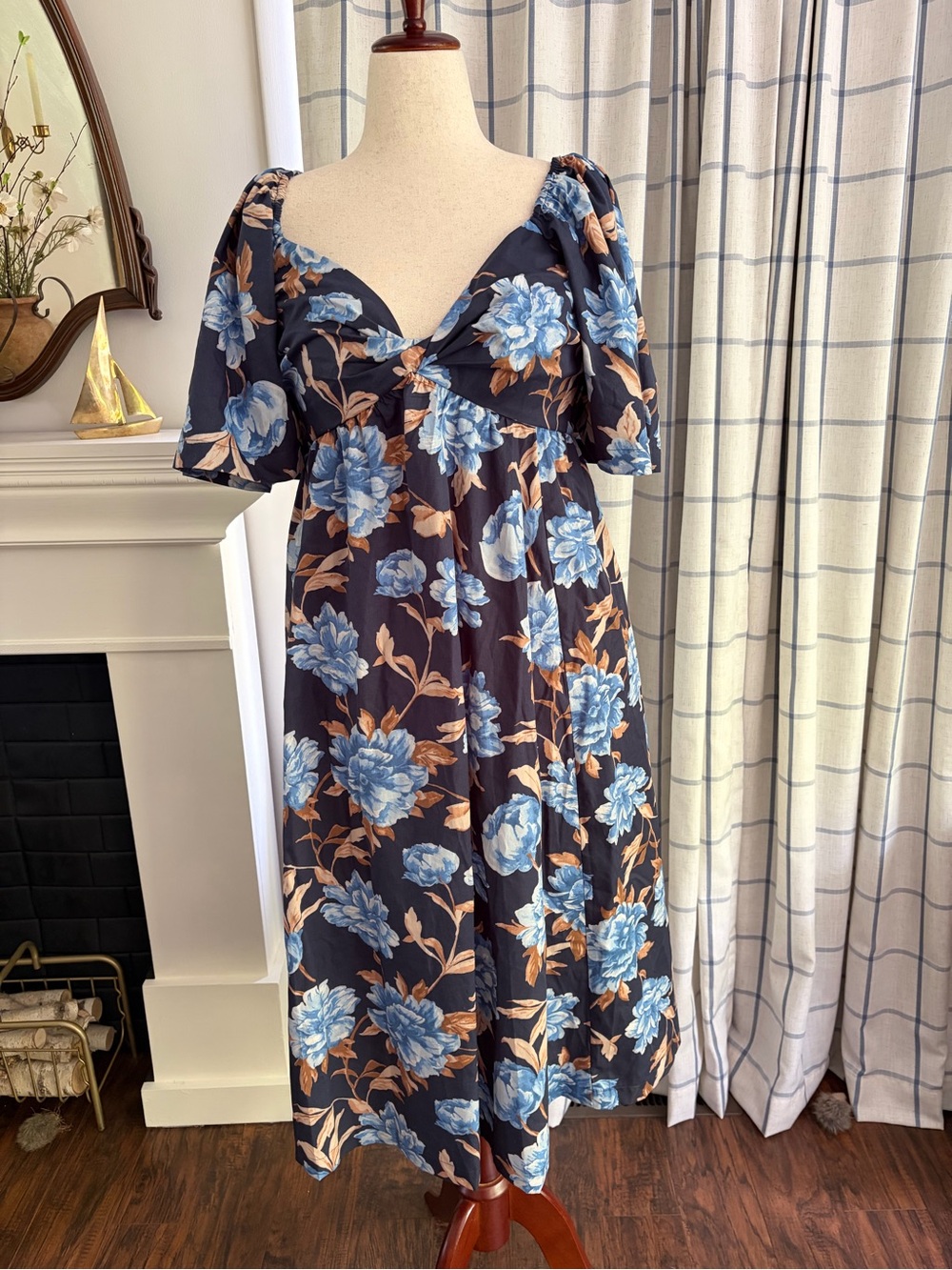 Abercrombie & Fitch Floral Angel Wings Sleeve Sweetheart Empire Waist Midi Dress